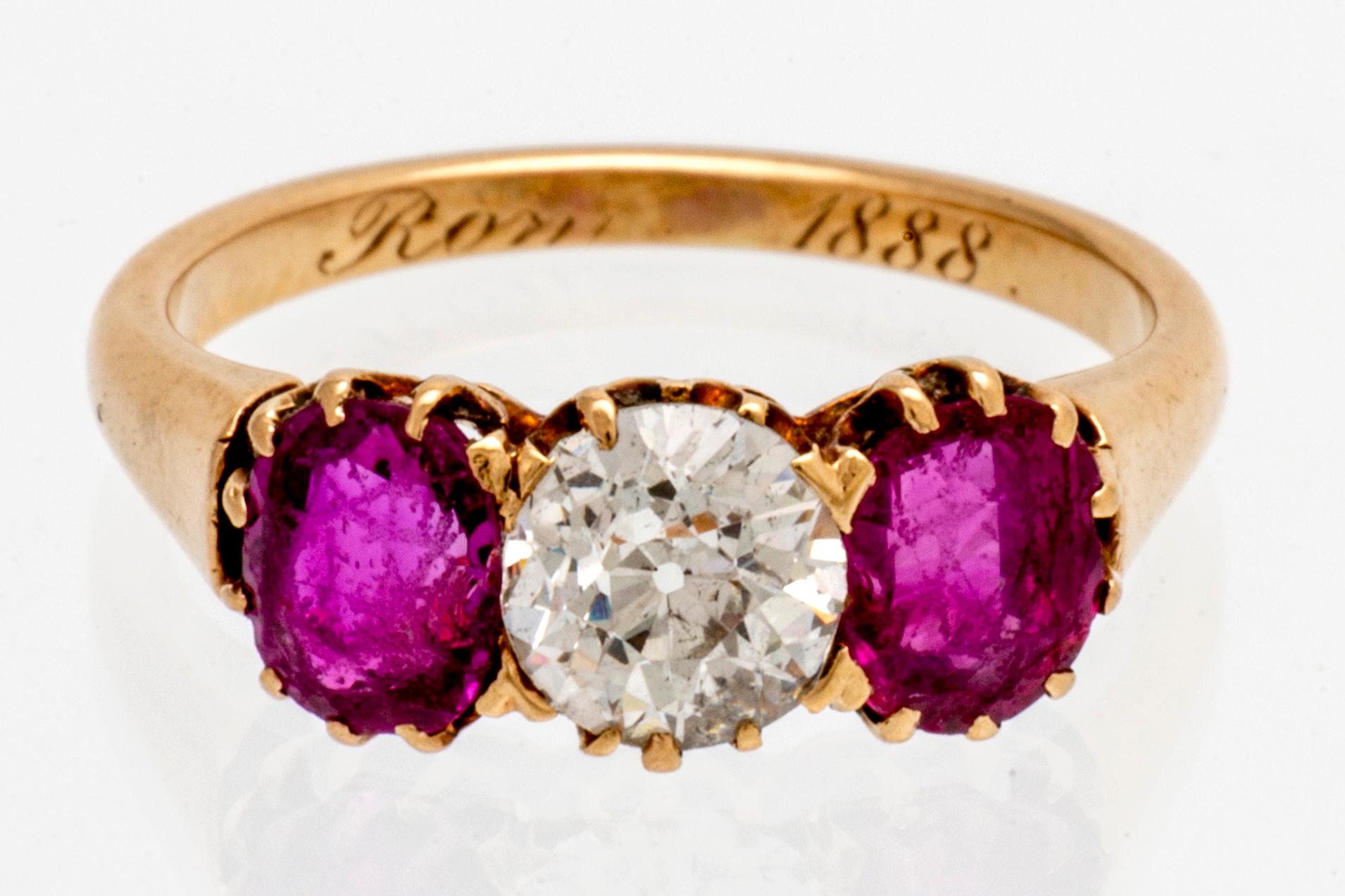 Ring 18k gold 1 old-cut diamond approx 1 ct, approx K-L Inclusions, 2 rubies, size 53.