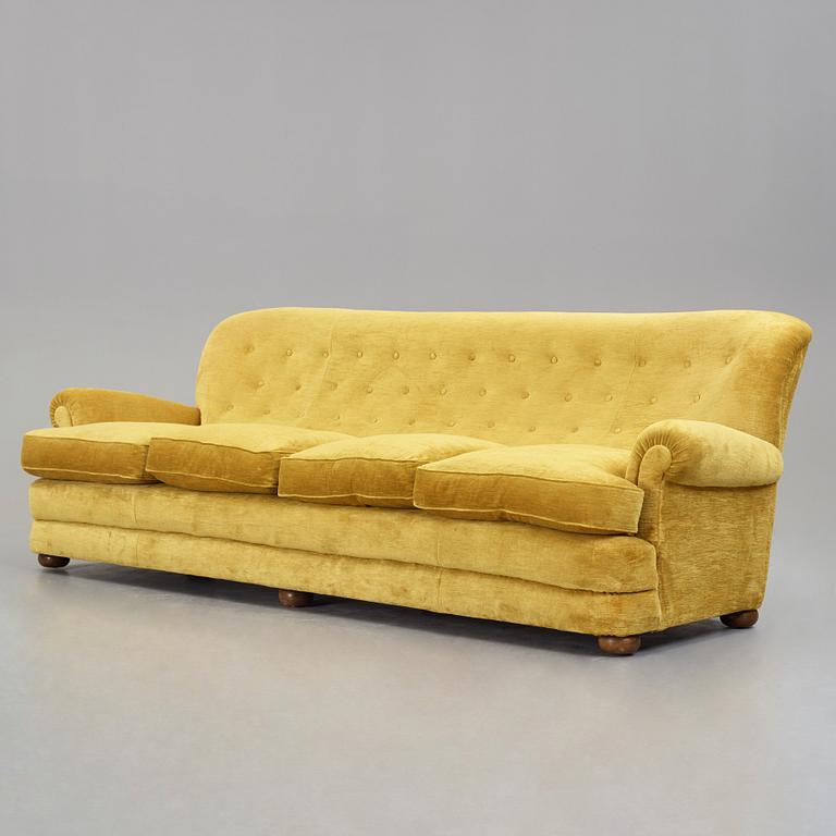 Josef Frank, a sofa model 568, Firma Svenskt Tenn, 1940-50's.