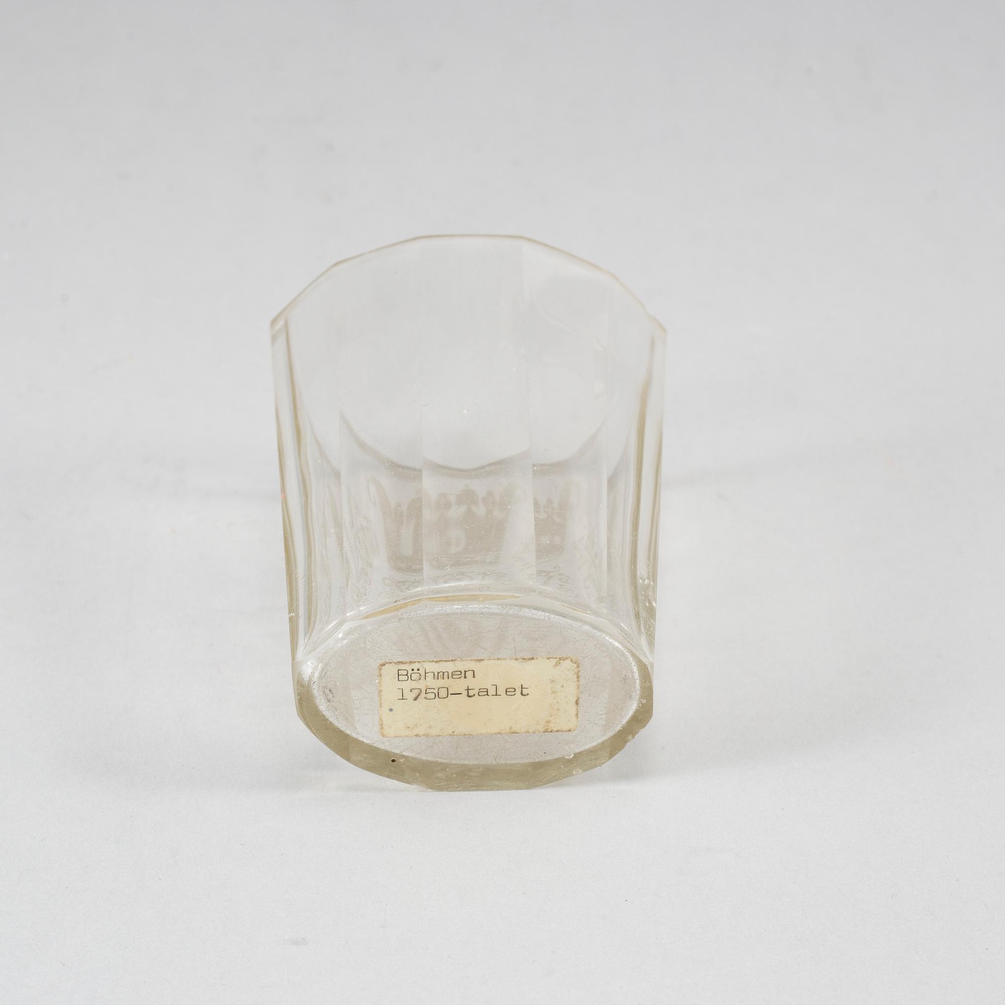 Bägare, glas. 1700-tal, troligen Böhmen.