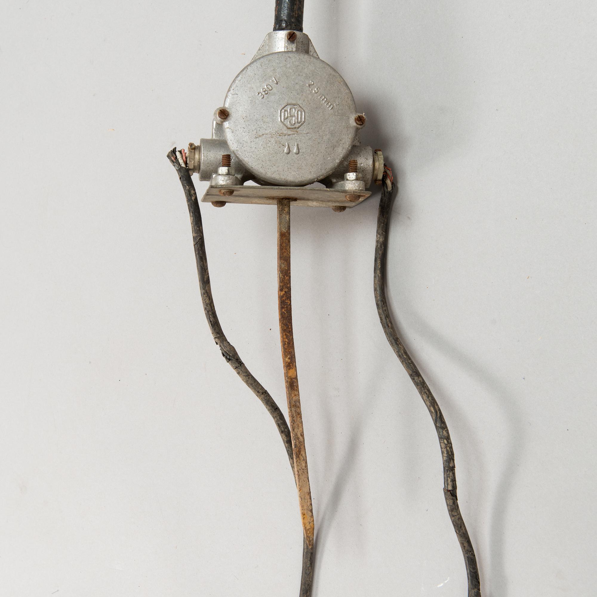 Puutarhavalaisimet 2 kpl, leimattu PSO, (Pohjoismainen Sähkö Oy) 1930-luku.