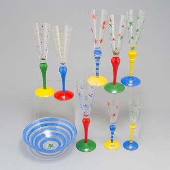 ANNE NILSSON, glas, 8 st samt skål, glas, "Clown", Orrefors.