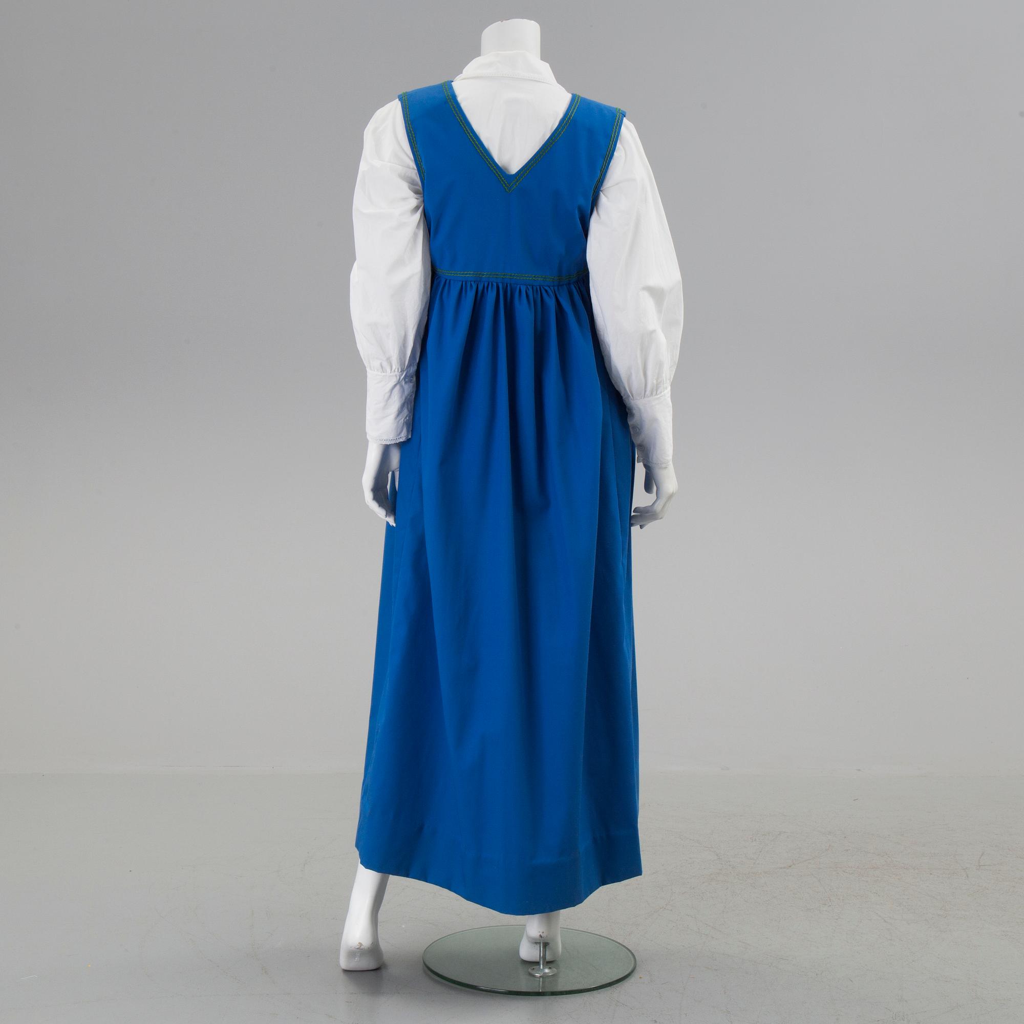 A Swedish folk costume from the second half of the 20th century.