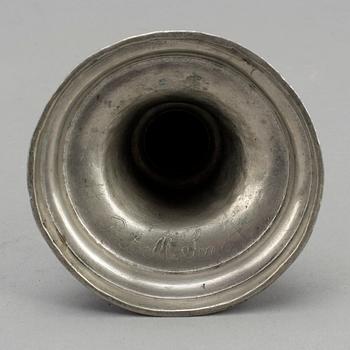 LJUSSTAKAR, 2 st snarlika, tenn, 1700/1800-tal.