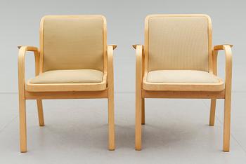 KARMSTOLAR, 1 par, modell E45, Alvar Aalto, Artek, 1900-talets andra hälft.