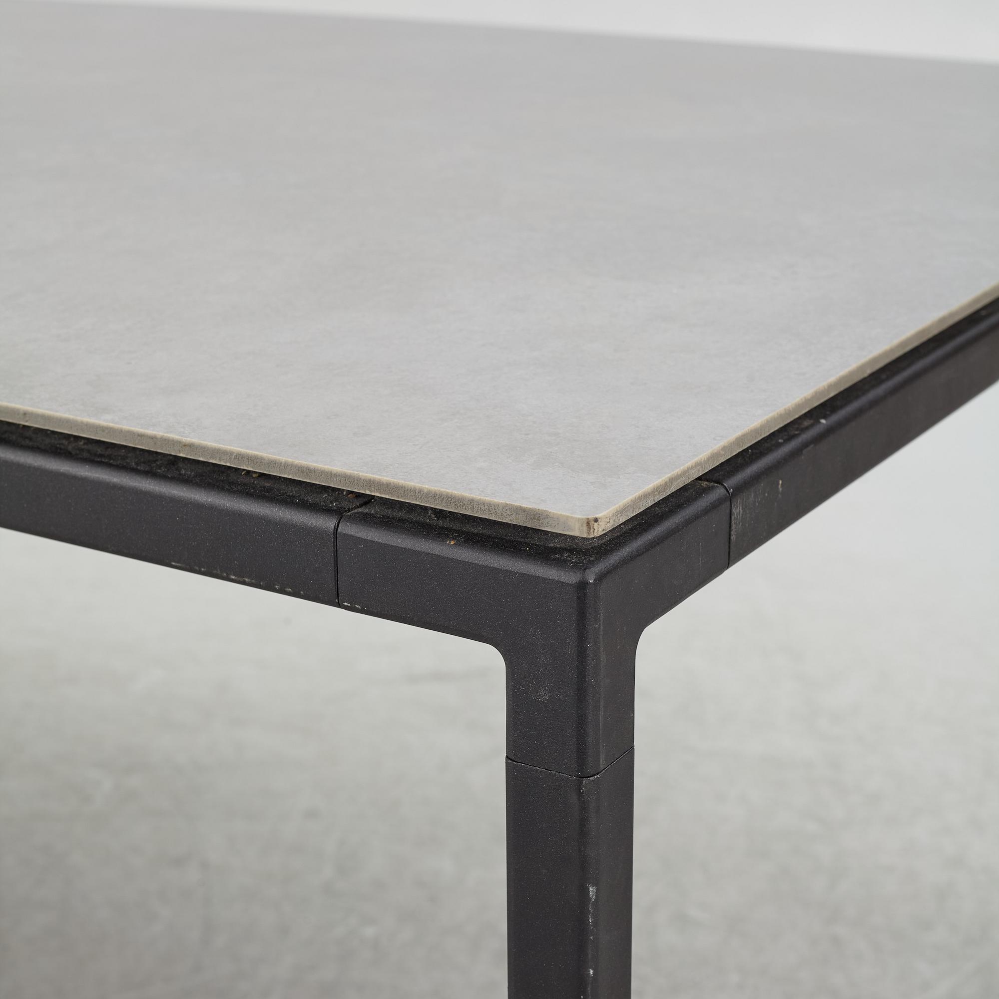 Matbord, Vipp, samtida.