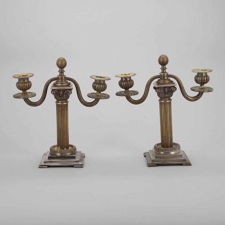 KANDELABRAR, ett par, försilvrad mässing, Ryssland 1900-talets början.