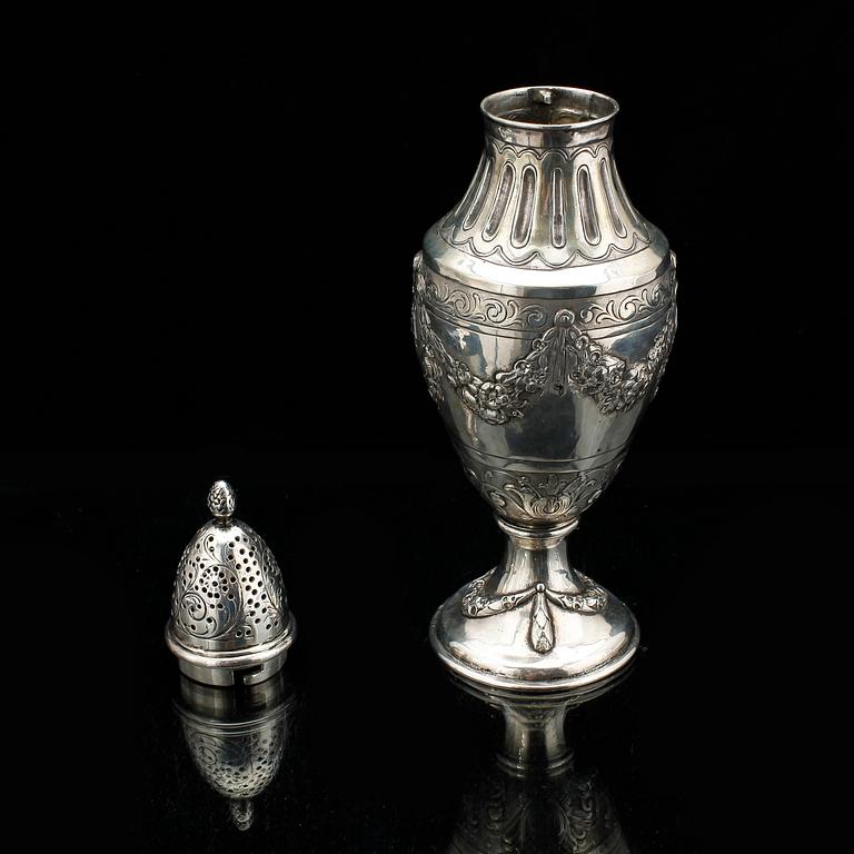 SOCKERRUSKA, silver, Louis XVI-stil, svenska importstämplar. 1900-tal. Vikt ca 239 gram.