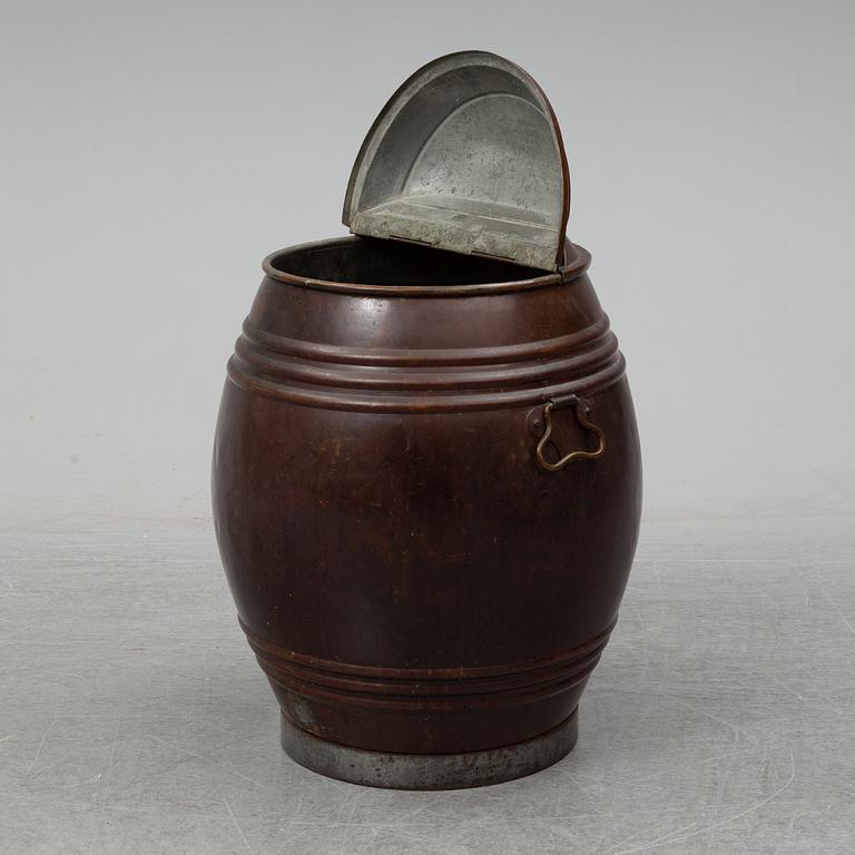 A copper barrel, 19th/20th Century.