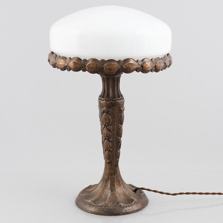 Harald Notini, attributed to. A table lamp, model number 6735, Arvid Böhlmarks Lampfabrik, Stockholm 1919-1928.