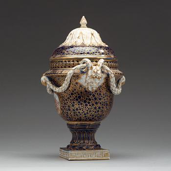 URNA med LOCK, porslin. Meissen, 1700-tal.