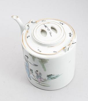 TEKANNA med lock, porslin, Kina, 1900-talets första hälft.
