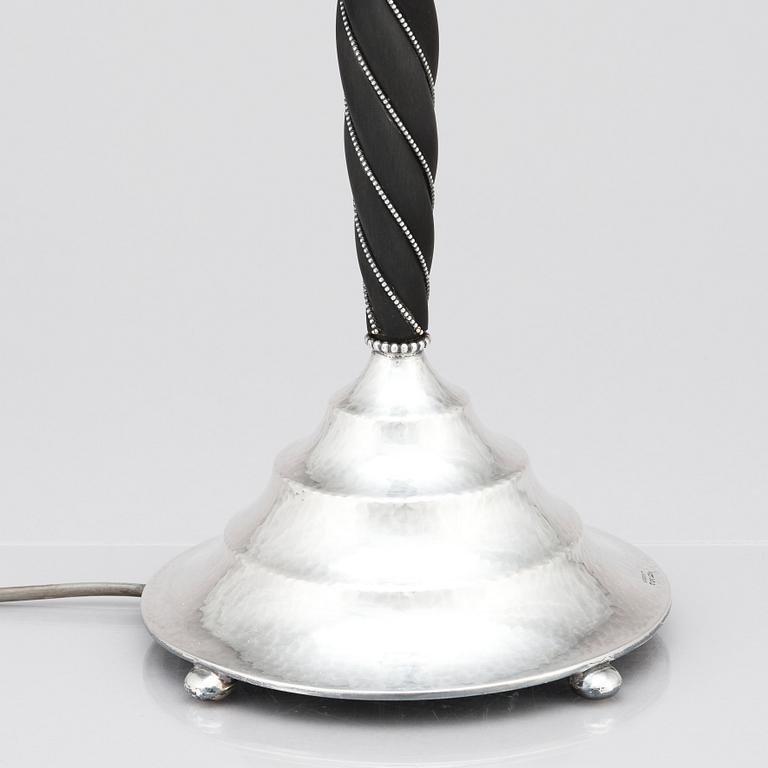 K. Anderson, bordslampa, Stockholm 1926, silver och svärtat trä.