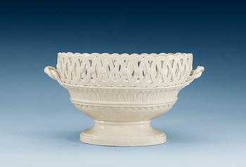 1412. A Swedish creamware basket, Rörstrand circa 1800.
