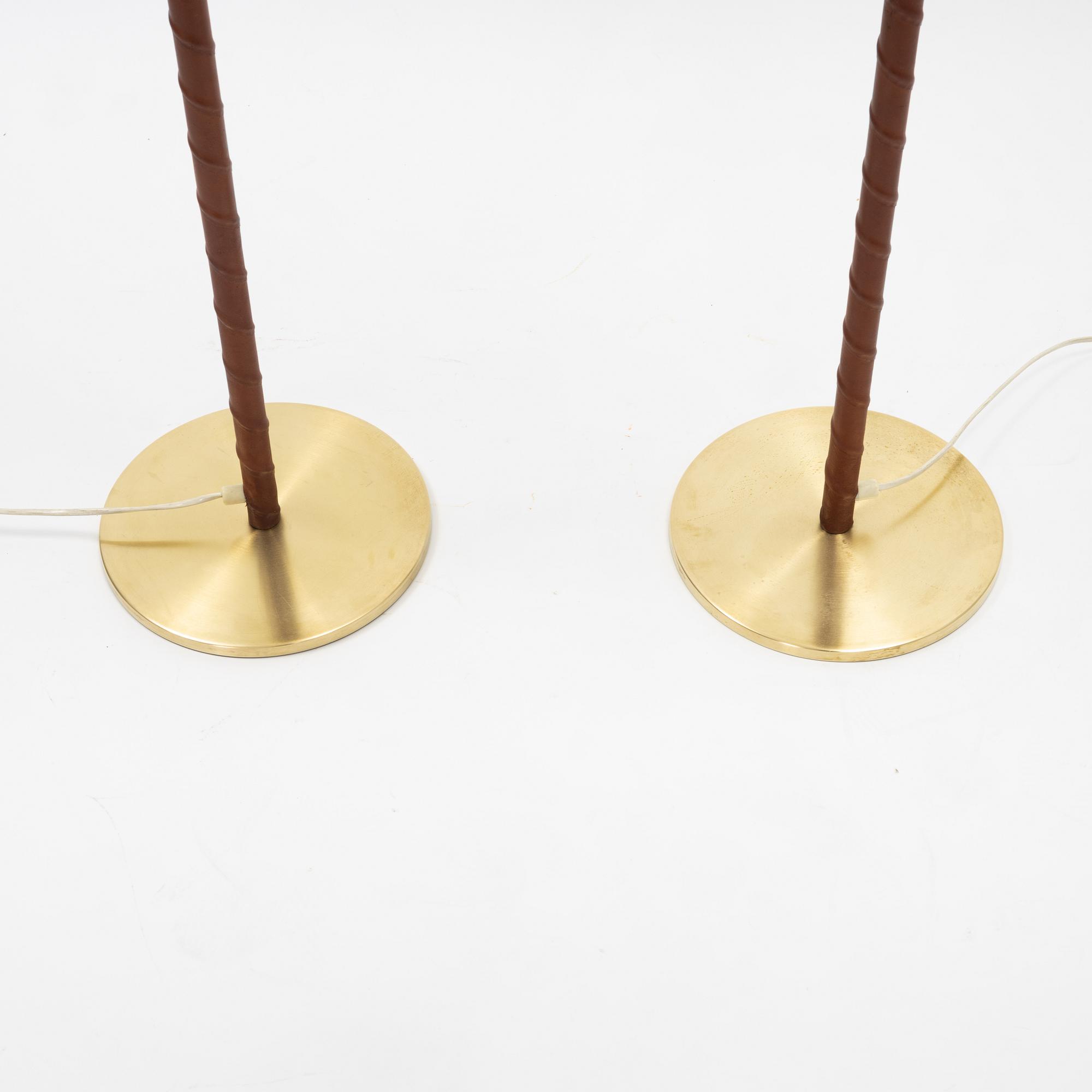 A pair of floor lamps, second half of the 20th Century.