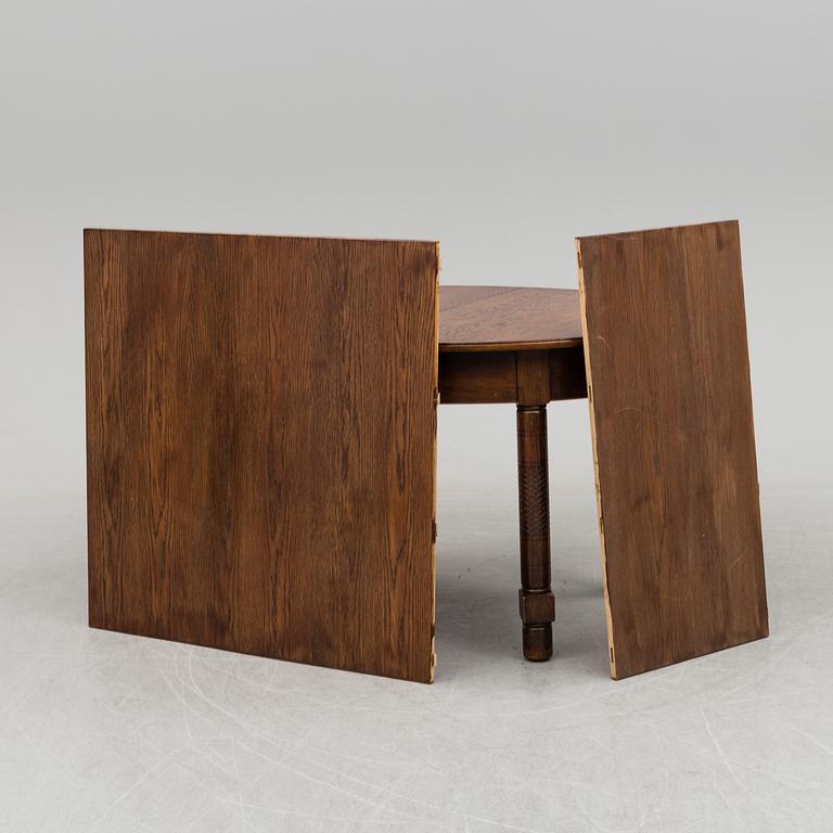 an early 20th century table.