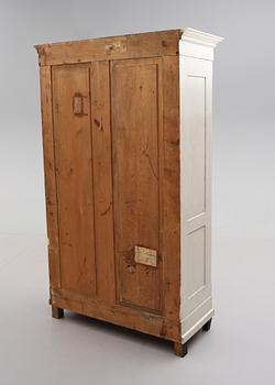 KLÄDSKÅP, 1900-talets första hälft.