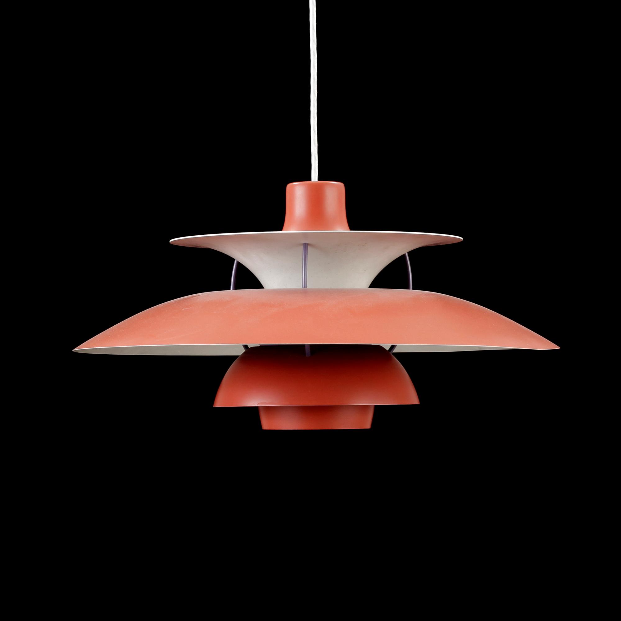 TAKLAMPA, "PH 5", Poul Henningsen för Louis Poulsen, Danmark. Höjd ca 30 cm.