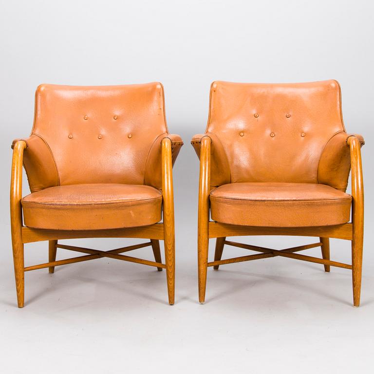 CARIN BRYGGMAN, A pair of 1950s armchairs for Kirjopuu, Finland.