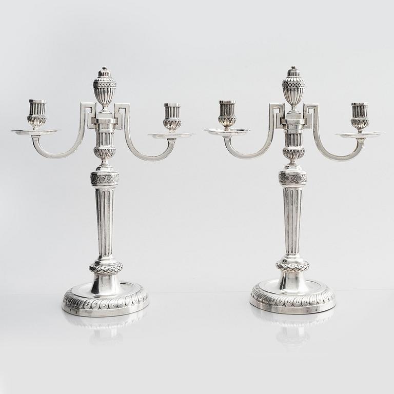 Kungliga kandelabrar, ett par, för två ljus, silver, Österrike, lgnaz Joseph Würth, Wien 1779, Louis XVI.