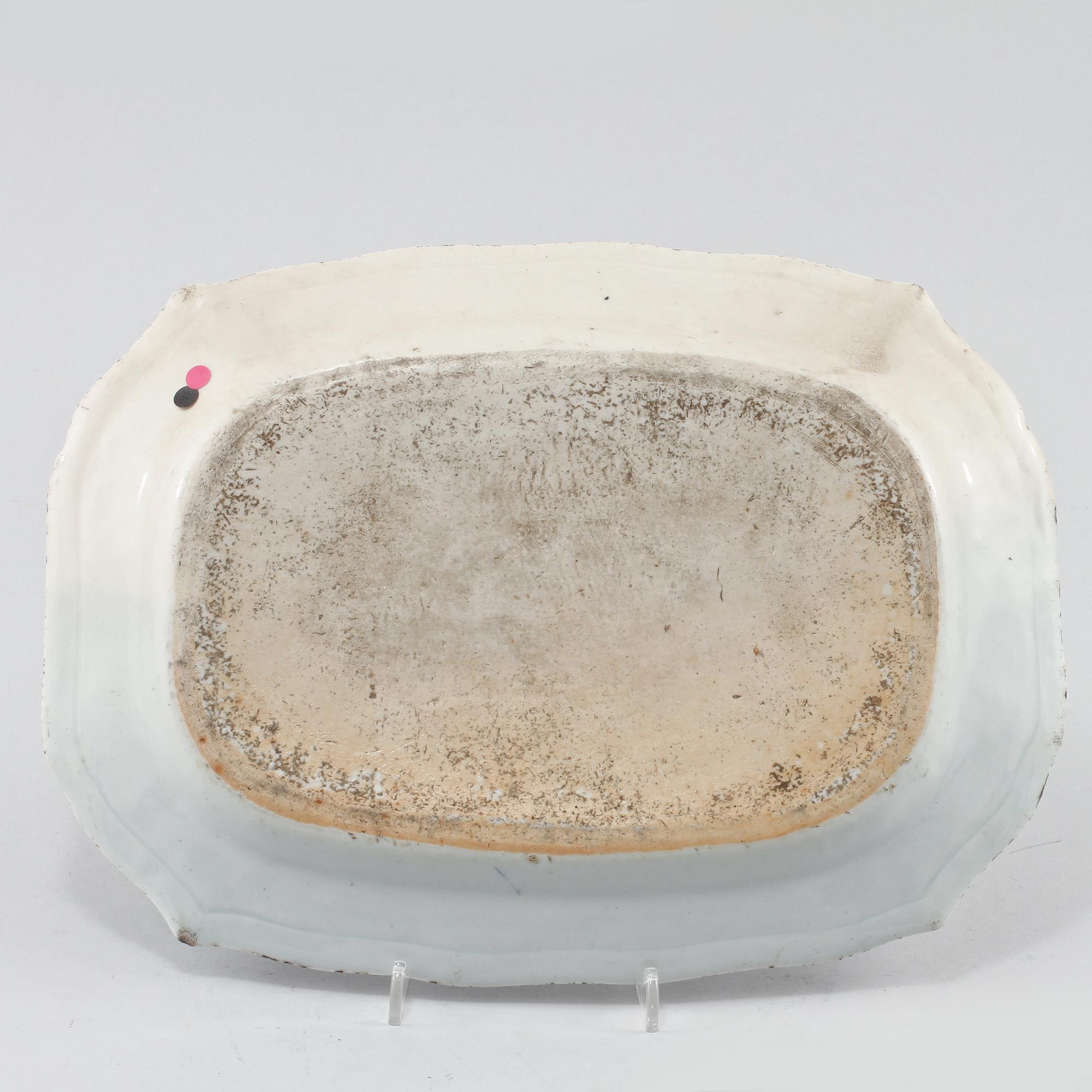 Fat, porslin, Kina, 1700-talets andra hälft.