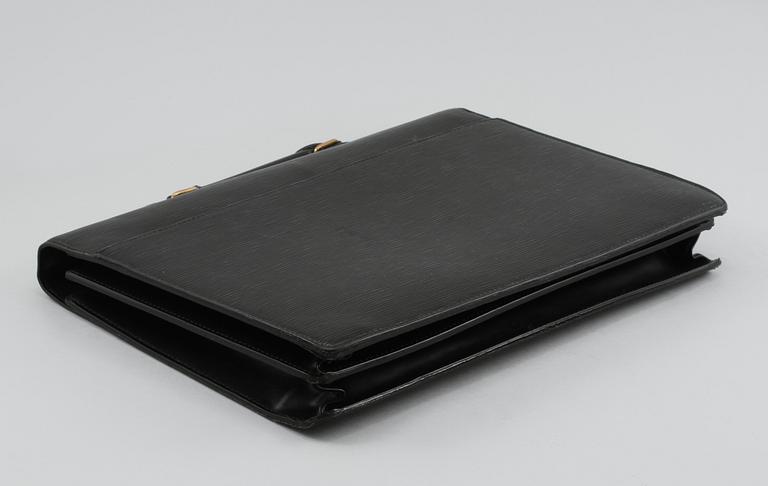 PORTFÖLJ, "Serviette conseiller ambassadeure Epi", Louis Vuitton.