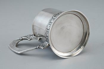 TEELASINPIDIKE, 84 hopeaa Mihail Tarasov Moskova 1908-17. Korkeus 12 cm, paino 176 g.