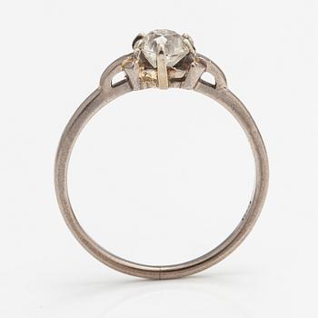 A 14K white gold ring with an old-cut diamonds ca. 0.50 ct.
