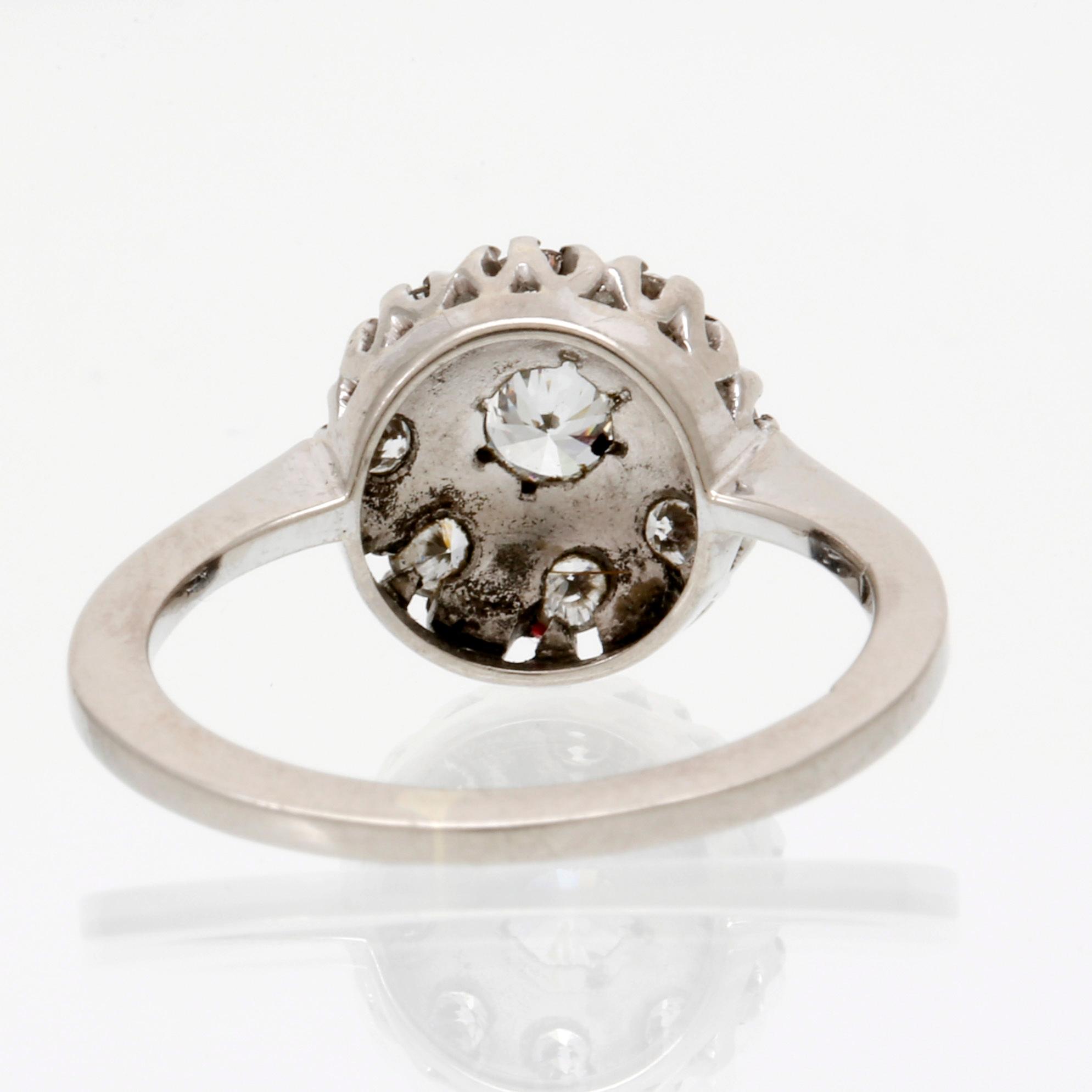Ring 18K whitegold brilliant-cut diamonds approx 0,50 ct in total.
