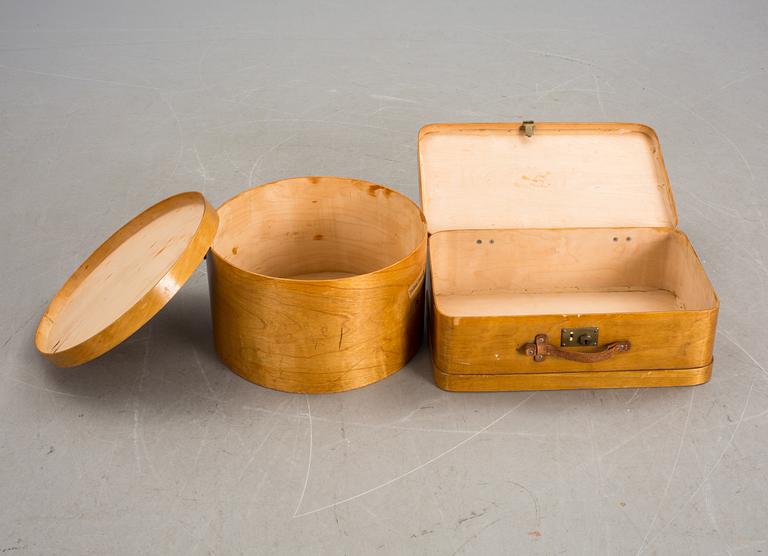 VÄSKA OCH HATTASK, märkt Wilh. Schaumans Fanerfabrik, Jyväskyla. Finland, 1900-talets första hälft.