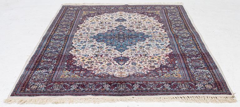 Carpet, Isfahan, 200 x 125 cm.