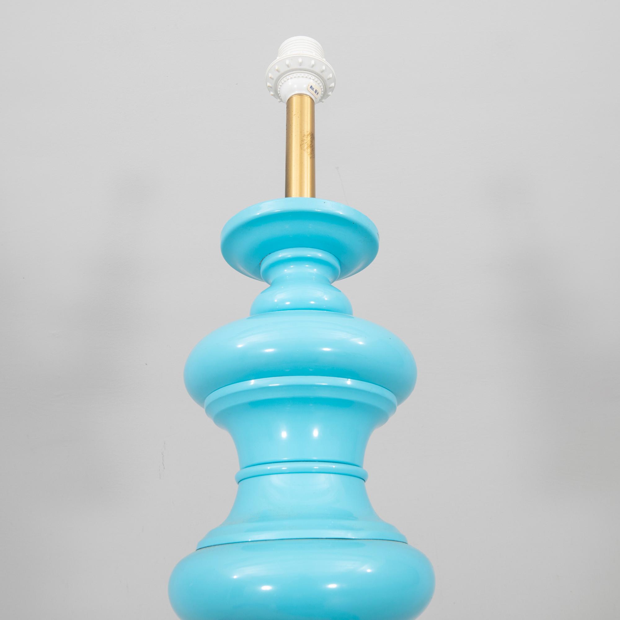 Table lamps, a pair from the later part of the 20th century.