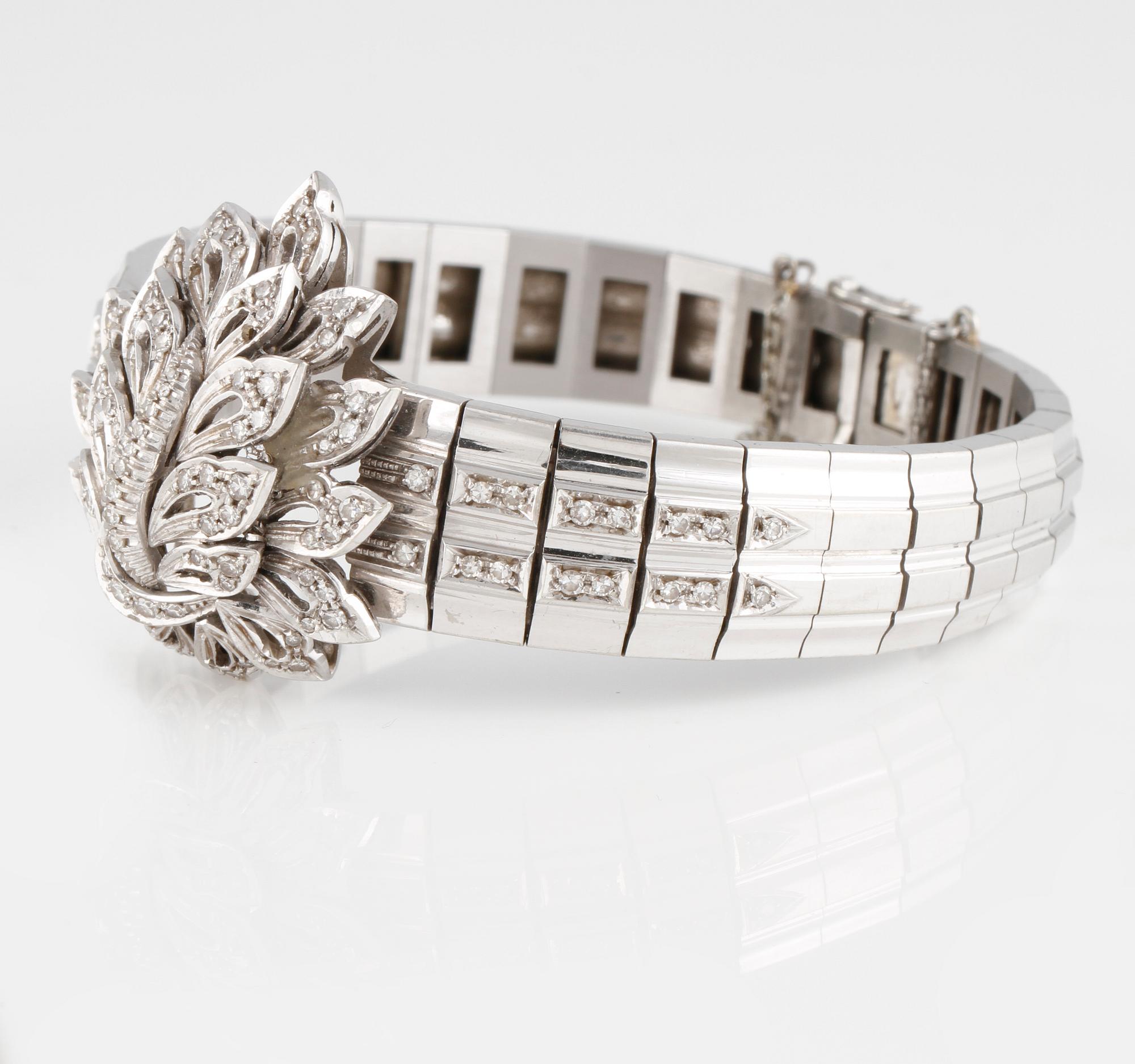 ARMBAND, 18K vitguld med åttkantslipade diamanter. Vikt 47,7 gram.