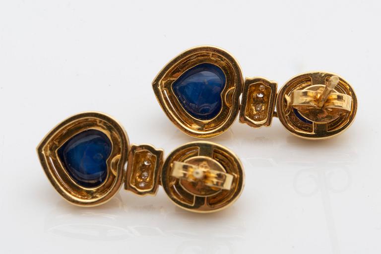 EARRINGS 18K gold 4 cabochon-cut sapphires and brilliant-cut diamonds.