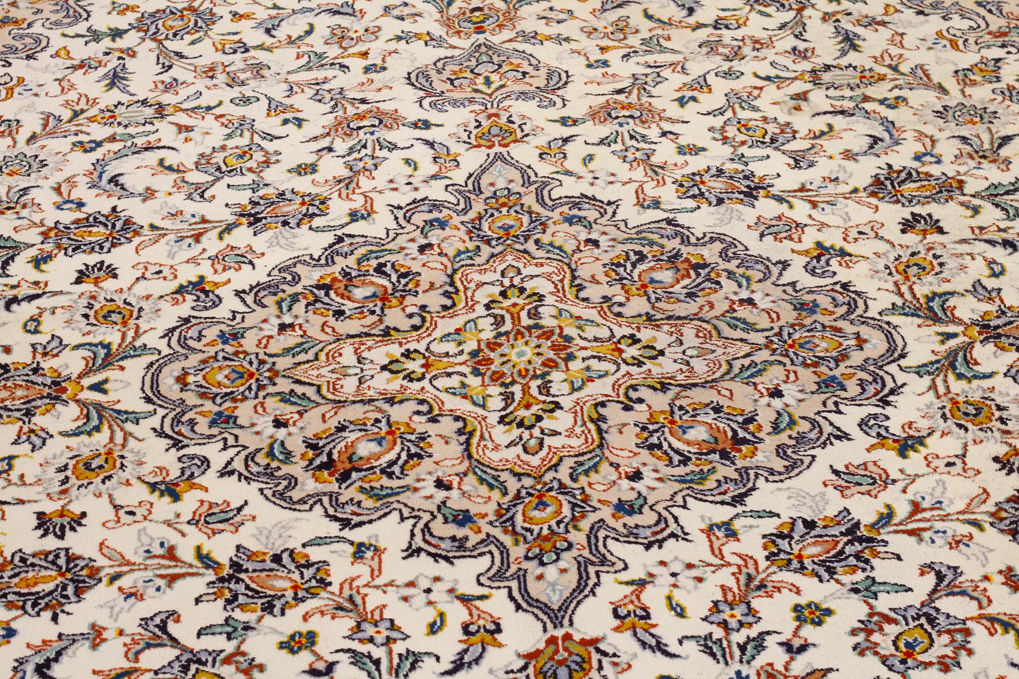 MATTA, Keshan, ca 398 x 292 cm.