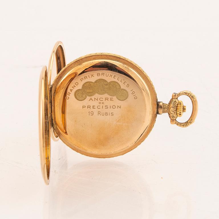 A 14K gold pocket watch hunter.