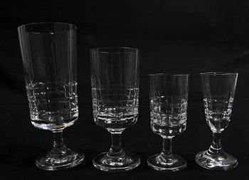 SERVIS, ca 80 delar. Glas, "City" Kosta.