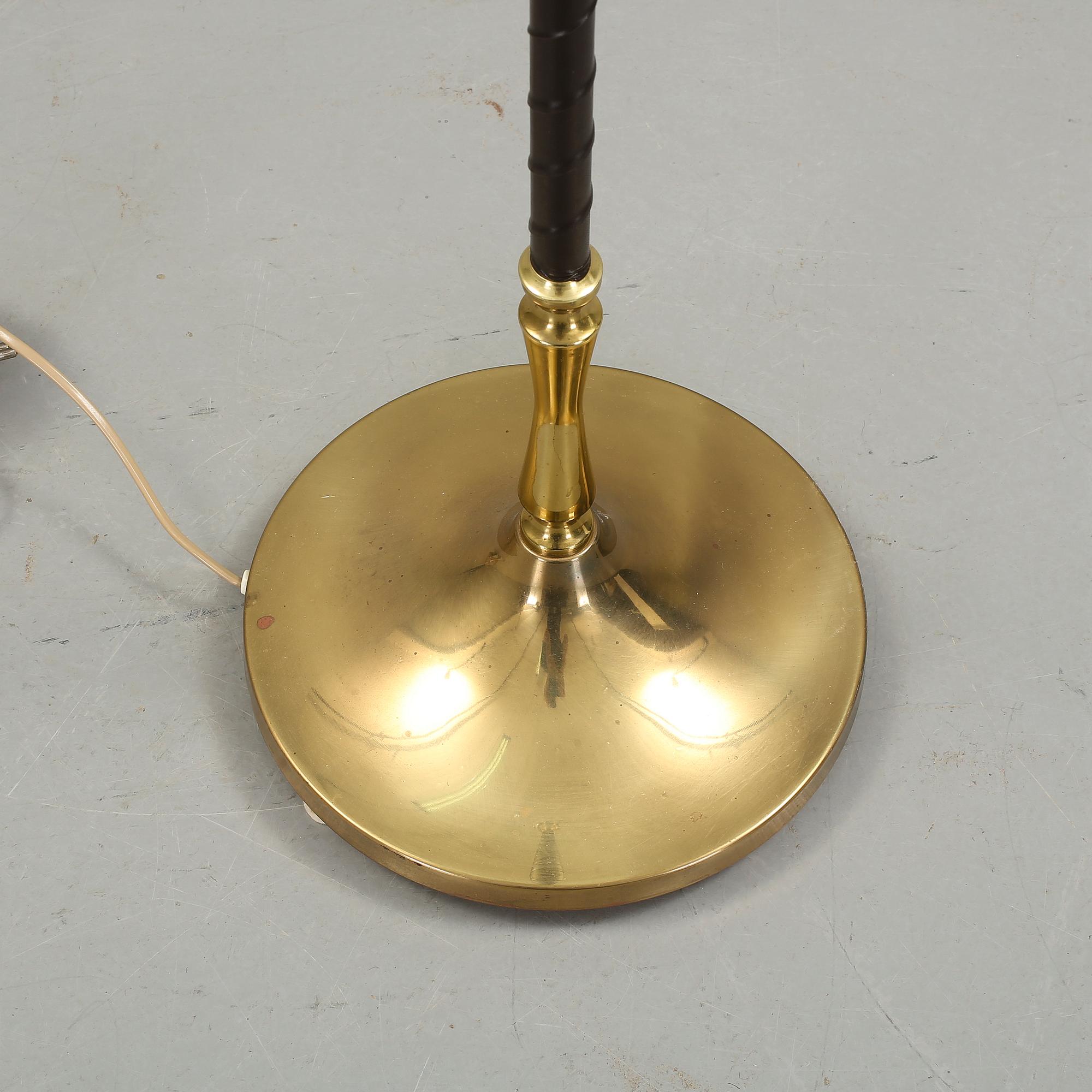 GOLVLAMPA, 1900-talets tredje kvartal.