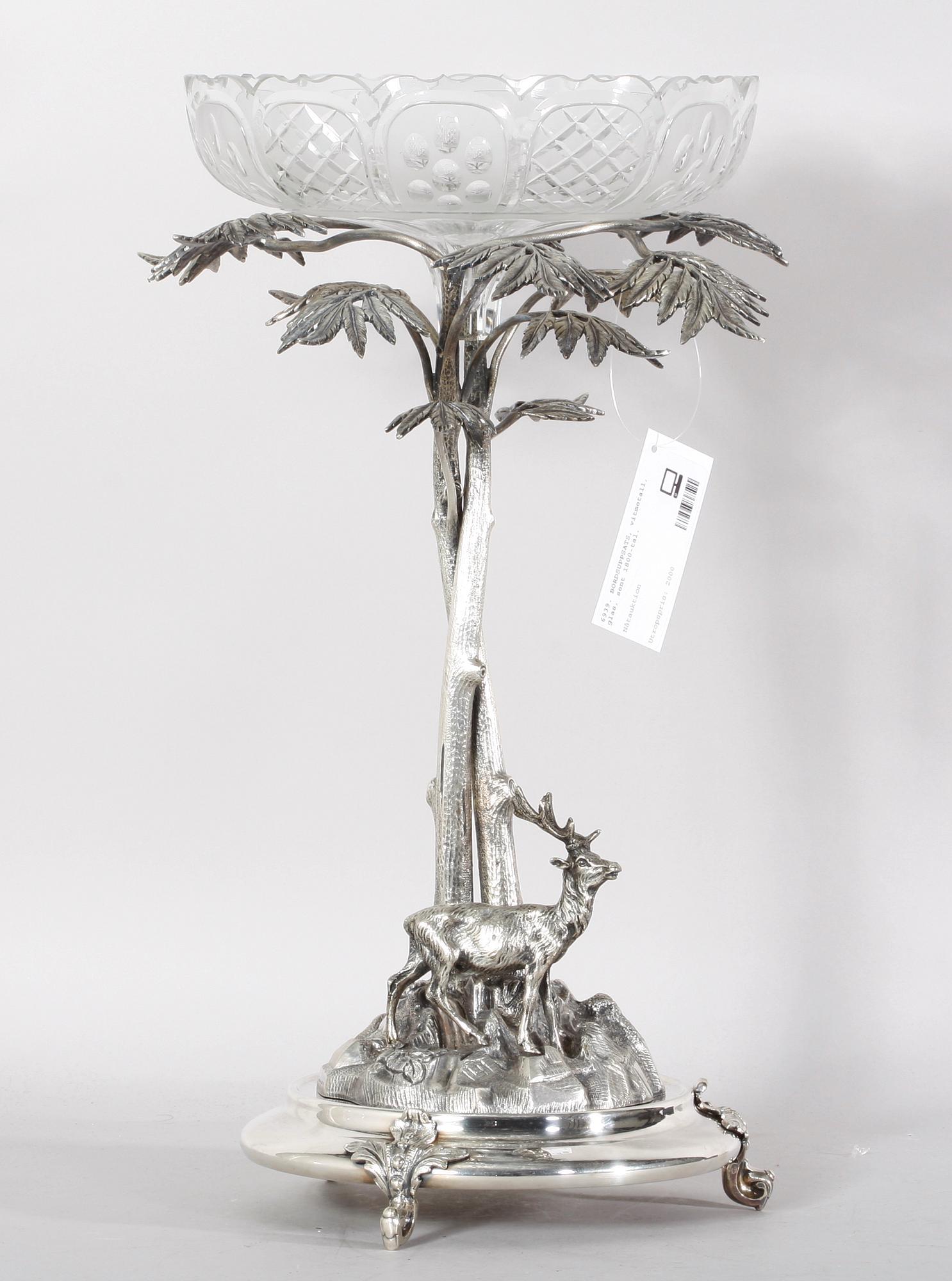 BORDSUPPSATS, vitmetall, glas, sent 1800-tal.