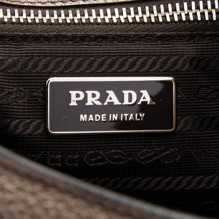 Prada, laukku.