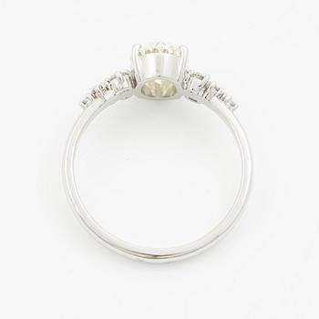 Ring 18K white gold with an oval brilliant-cut diamond 1.29 ct, accompanied by GIA report.