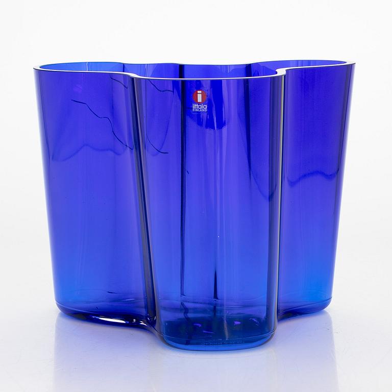 Alvar Aalto, vas 3030, signerad Alvar Aalto 2593/1998, Iittala.