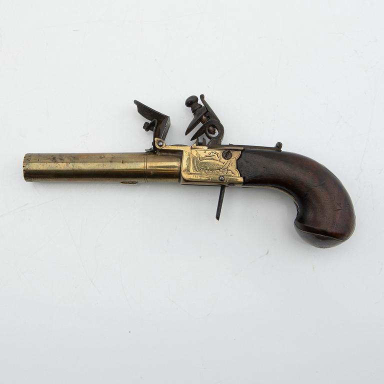 Flintlåspistol John Fox Twigg London, 1700-talets senare del.