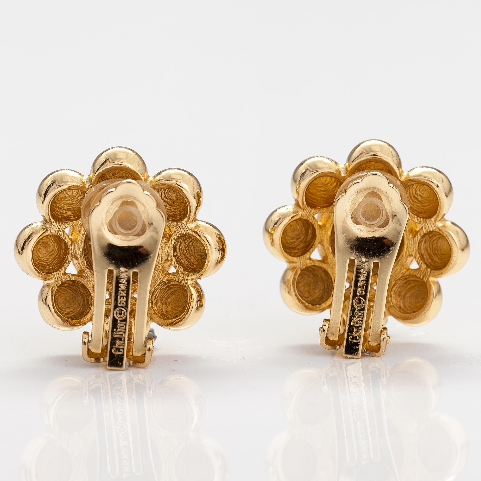 DIOR. A necklace and a pair of earrings in gold coloured metal. Marked Chr. Dior, Germany.
