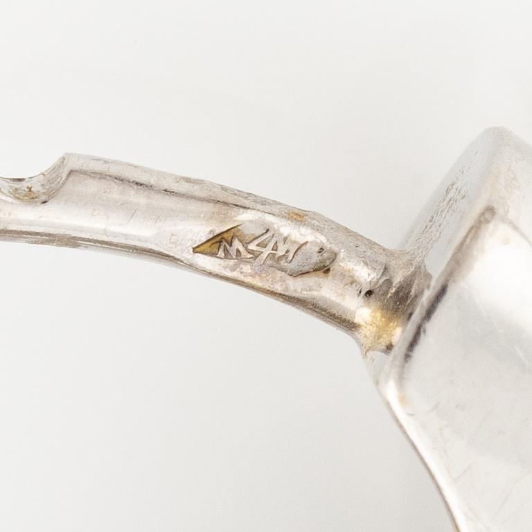 Ett par örhängen 18K vitguld med runda briljantslipade diamanter.