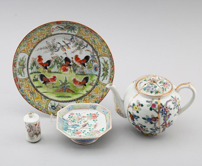 SAMLING KINESISKT PORSLIN, 4 delar, 1800-/1900-tal.
