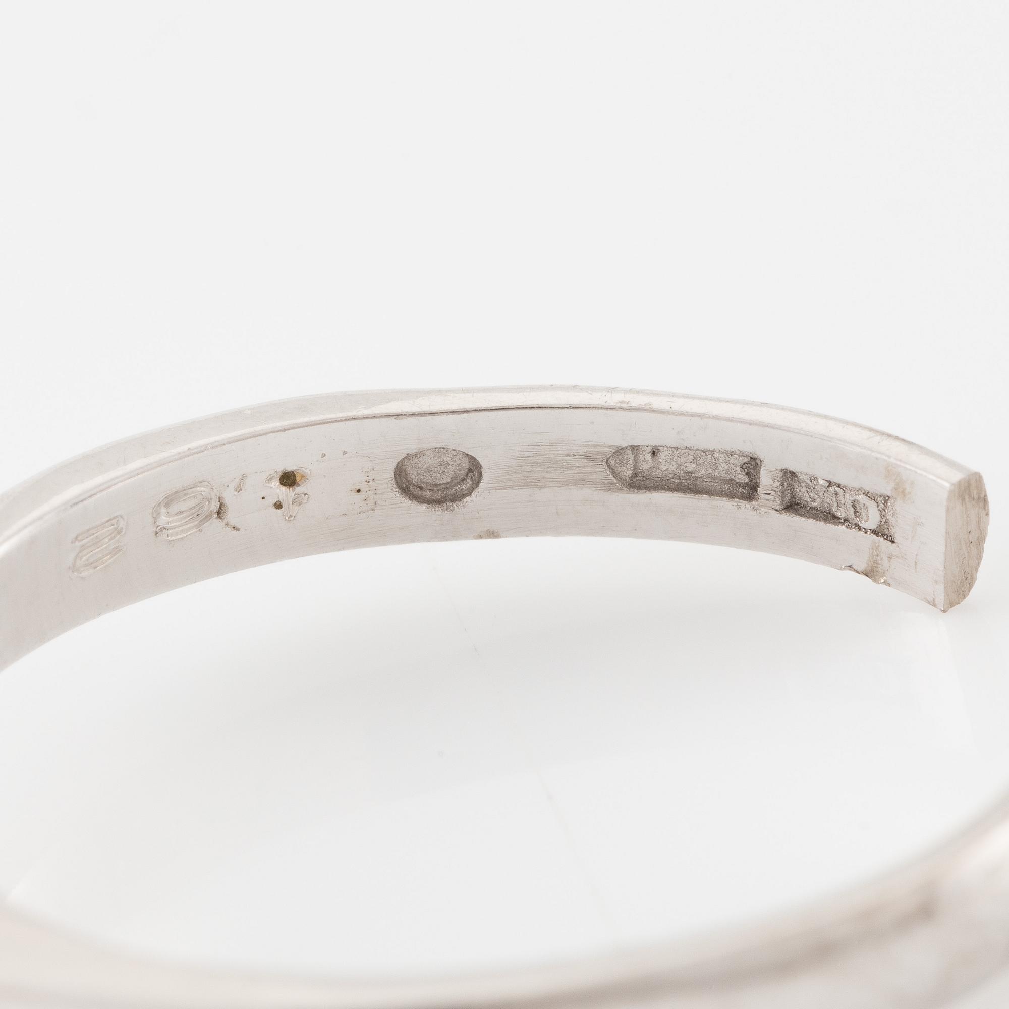 Ring, 18K white gold set with a brilliant-cut diamond, 1.62 ct according to the engraving.