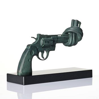 Carl Fredrik Reuterswärd, "Non Violence Knotted Gun".
