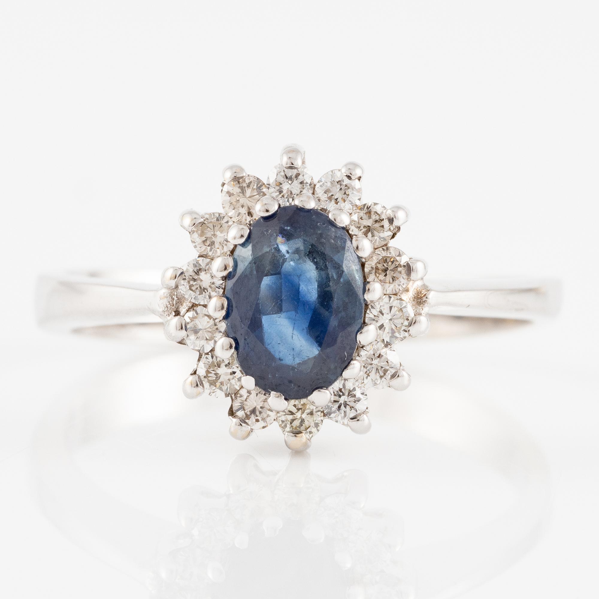 Ring, carmosé, 14K vitguld med safir och briljantslipade diamanter.