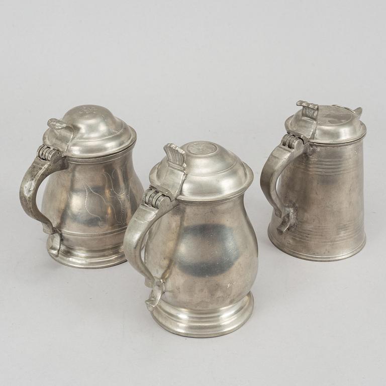 A mixed lot of 18/19th century pewter objects.