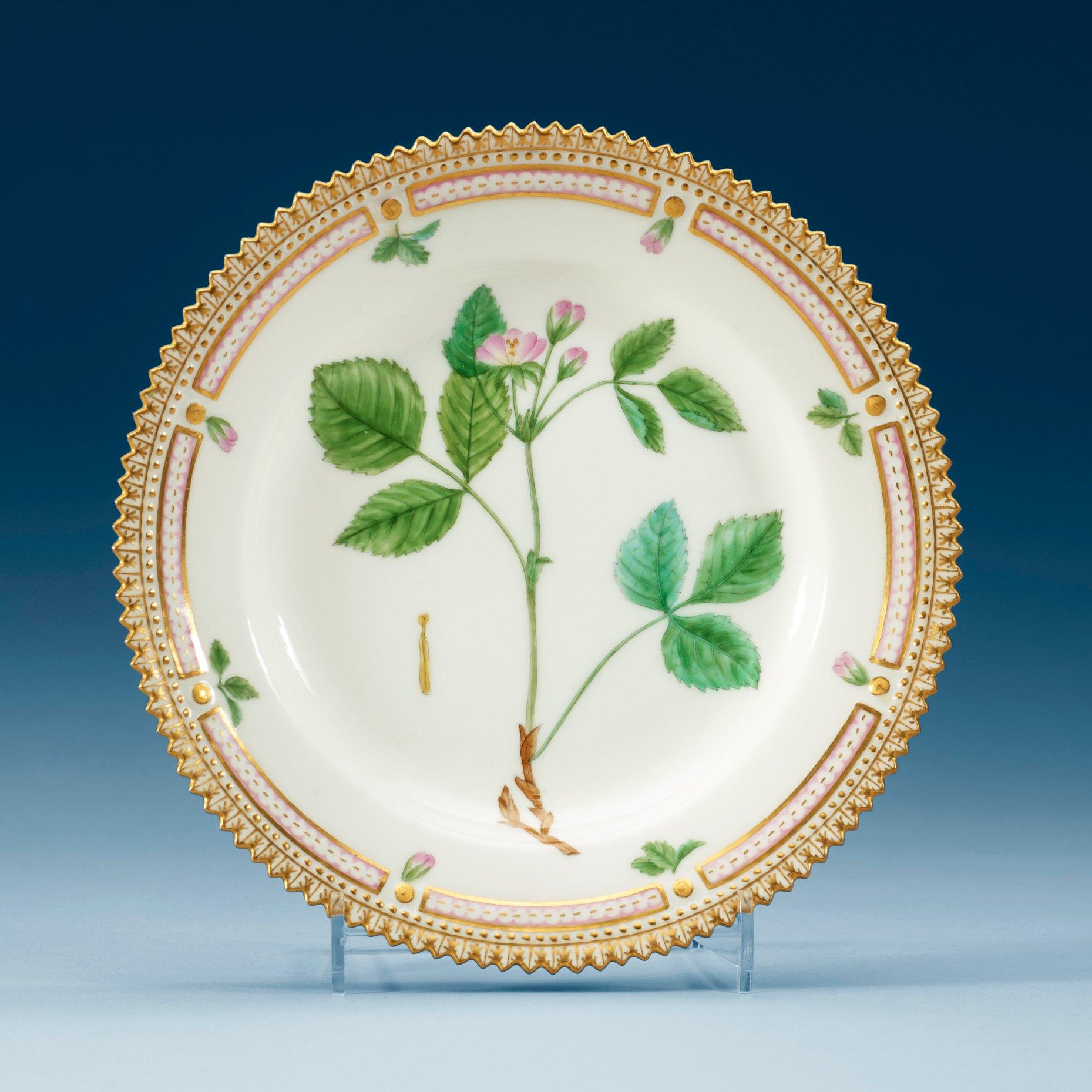 A set of 11 Royal Copenhagen 'Flora Danica' dishes, Denmark, 20th Century.